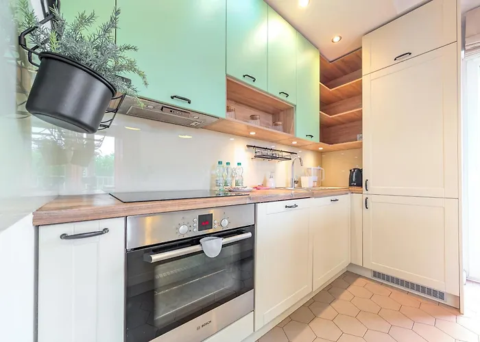 Апартаменти Reymonta Vivid Space By Bookinghost *