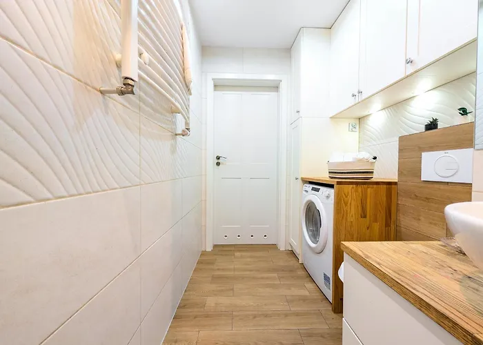 Reymonta Vivid Space By Bookinghost * Вроцлав