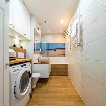 Reymonta Vivid Space By Bookinghost Apartman