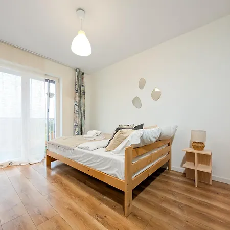 Reymonta Vivid Space By Bookinghost Apartmán *